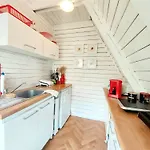Nad Jeziorem Holiday home Boguchwalowice