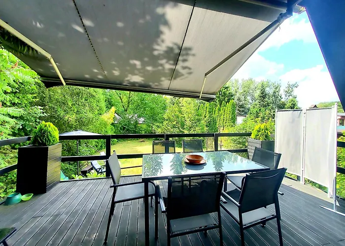 Nad Jeziorem Holiday home *